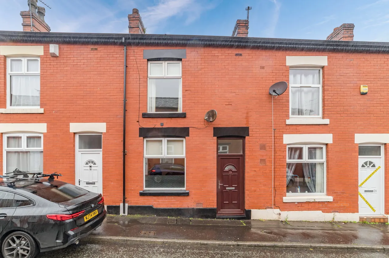 2 bed house for sale, Duke Street, Heywood