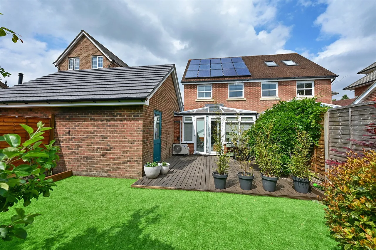 Chertsey Street, Fleet, Hampshire, GU51 1HS, photo 4