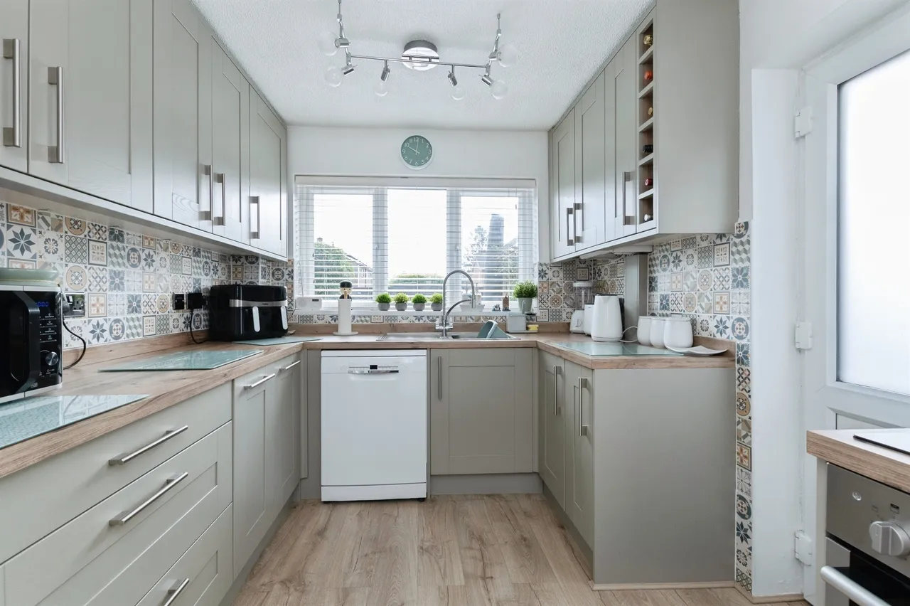 Merton Close, Fordingbridge, photo 2