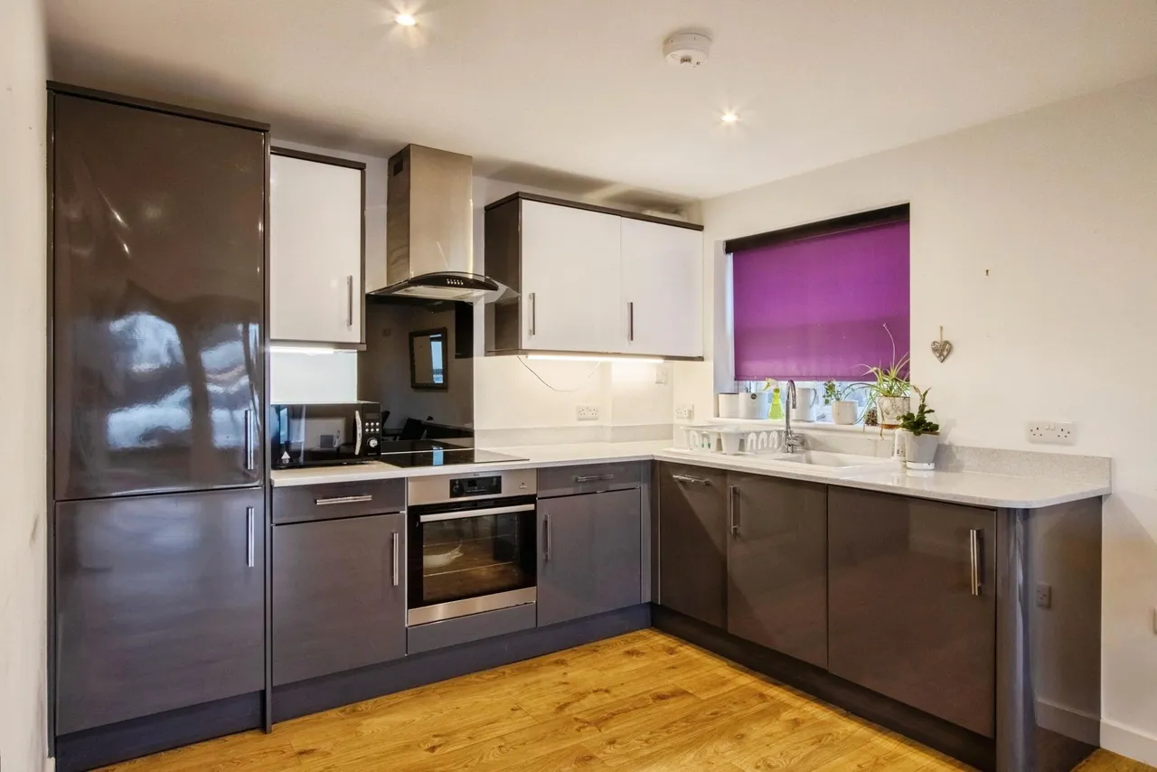 Halifax Road, Liversedge, WF15, photo 2