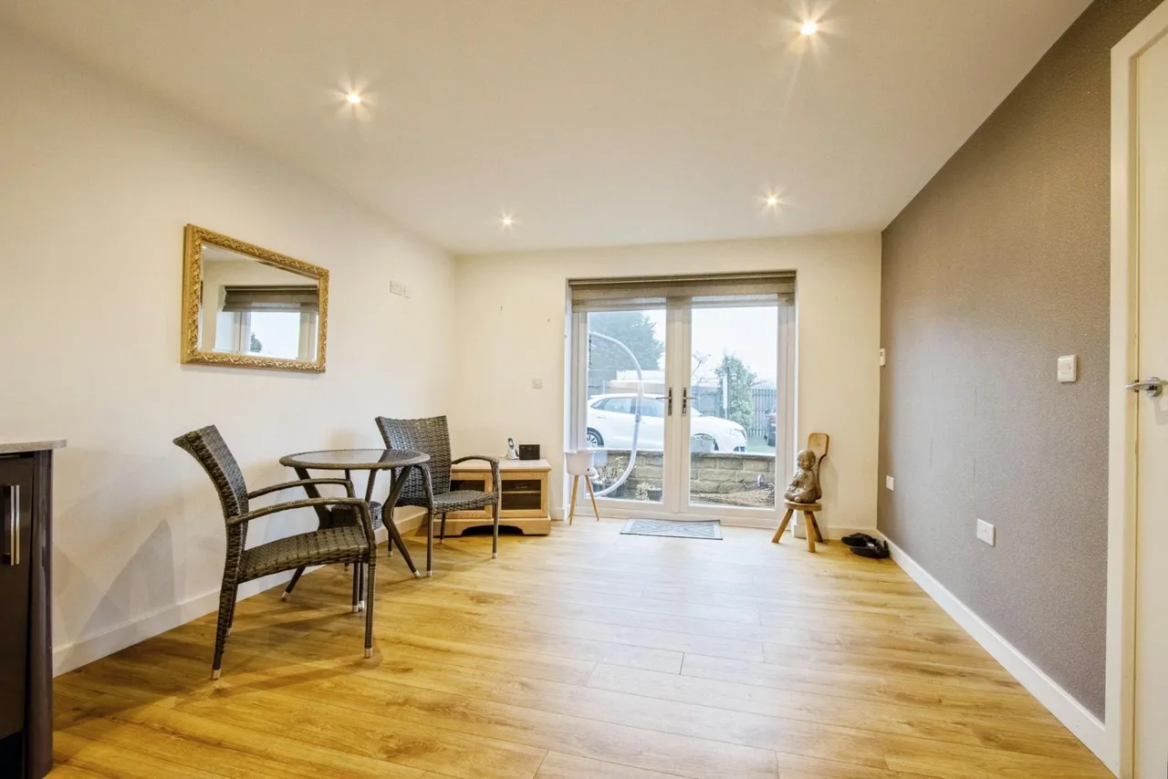 Halifax Road, Liversedge, WF15, photo 5