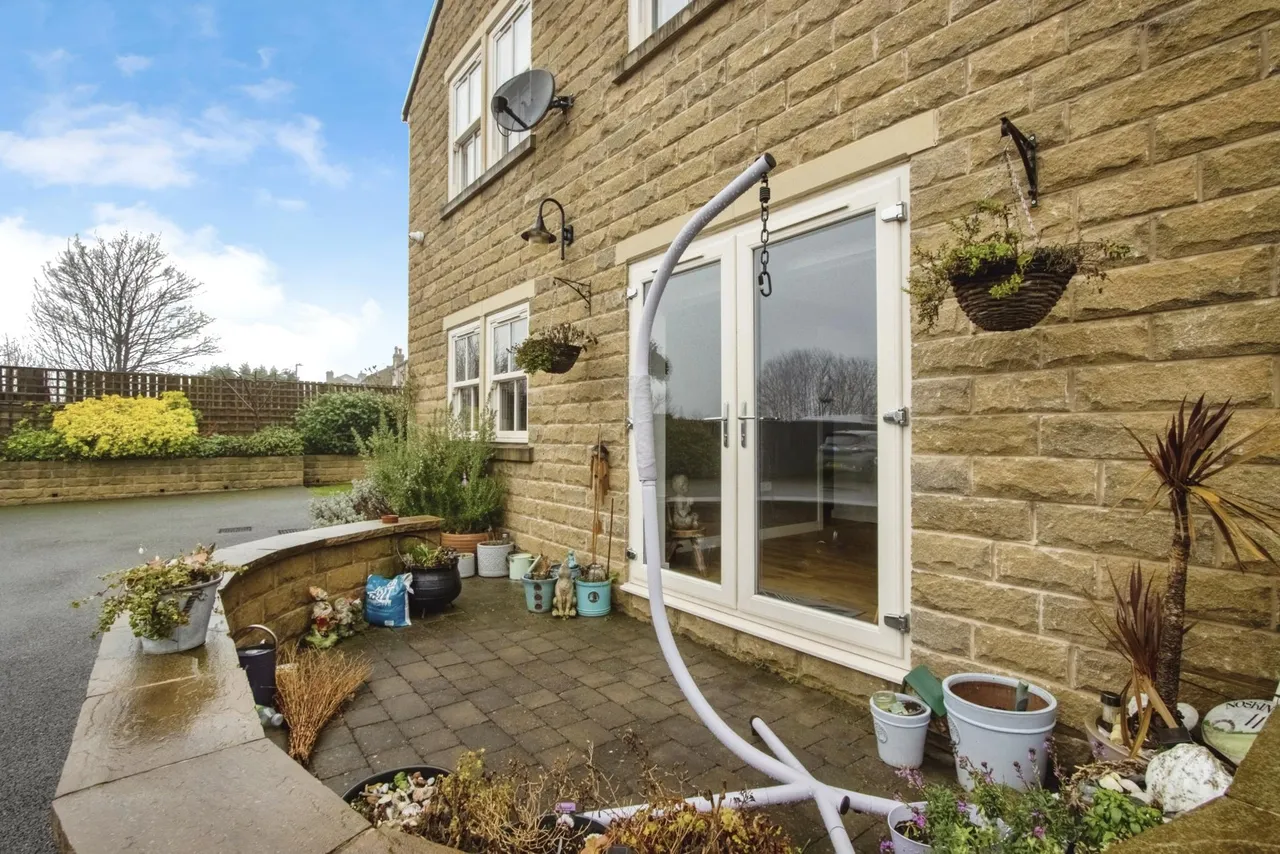 Halifax Road, Liversedge, WF15, photo 14