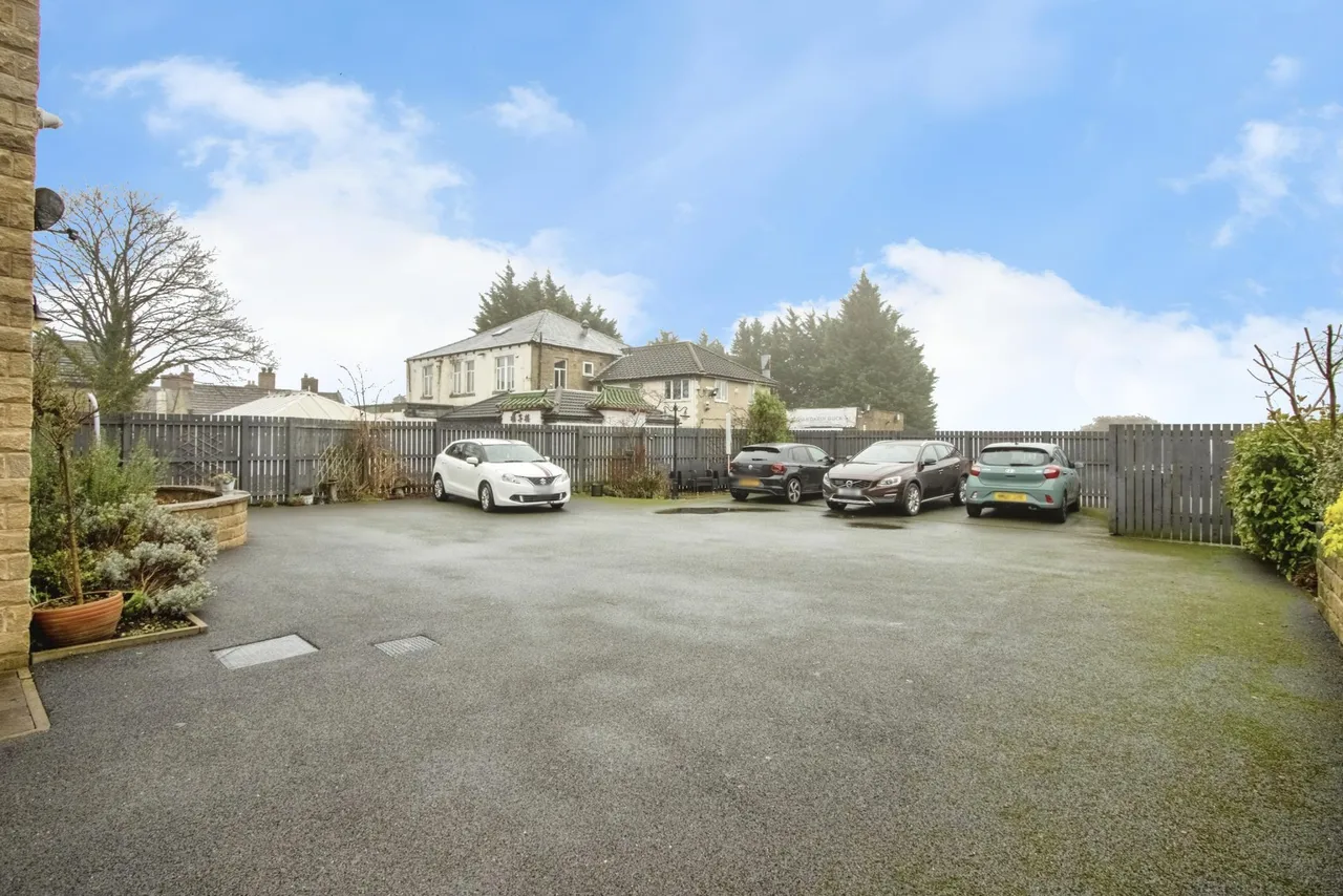 Halifax Road, Liversedge, WF15, photo 17
