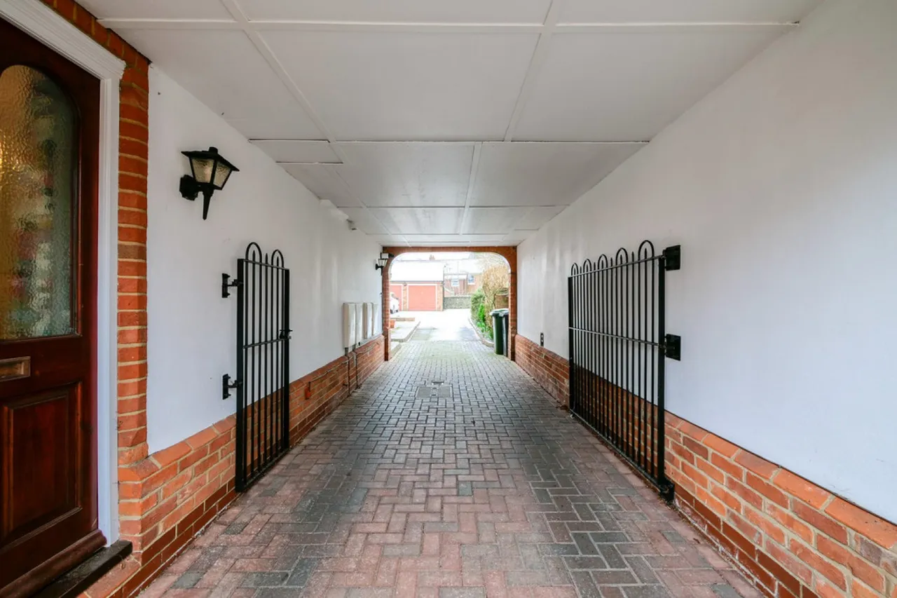 Middle Brook Street, Winchester, SO23, photo 12