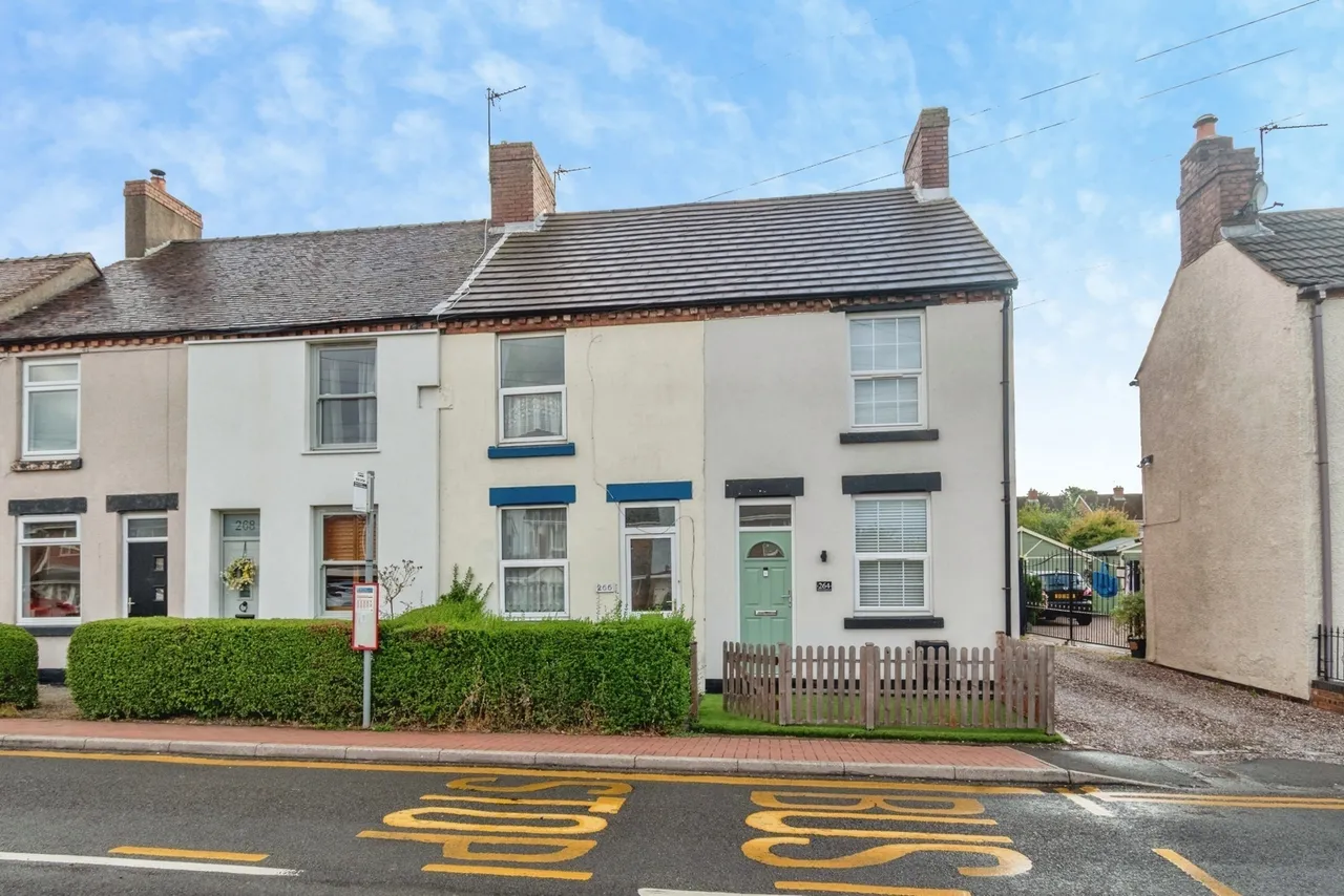 3 bed house for sale — Hednesford Road, Heath Hayes, Cannock, WS12