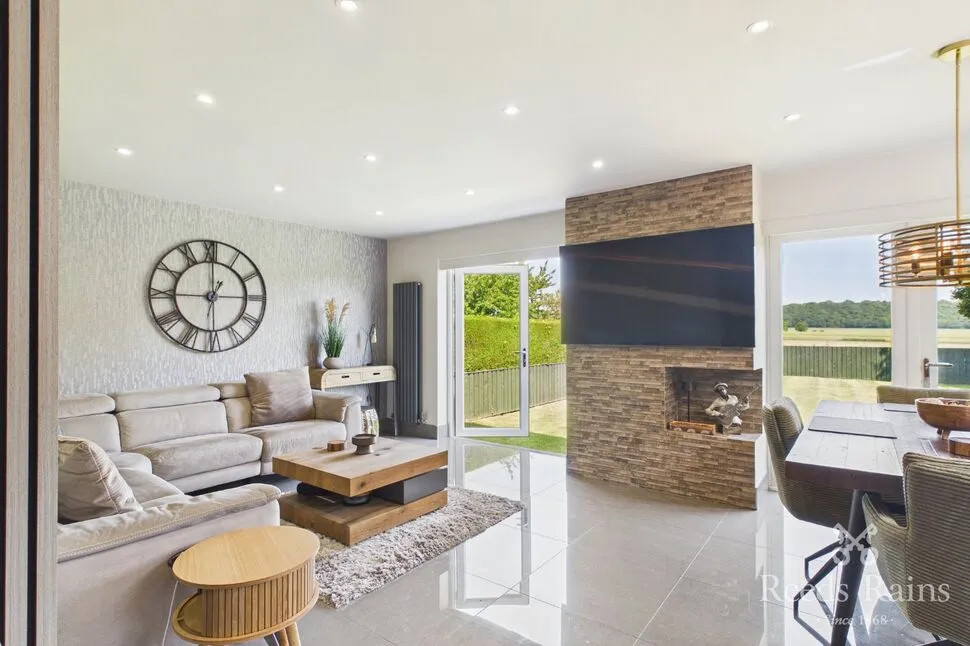 Doncaster Road, East Hardwick, West Yorkshire, WF8, photo 10