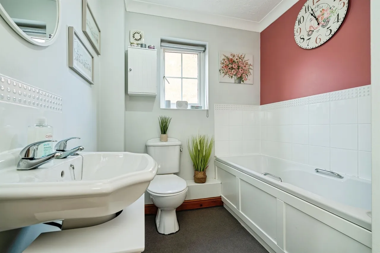 Seafields Drive, Hopton, NR31, photo 13