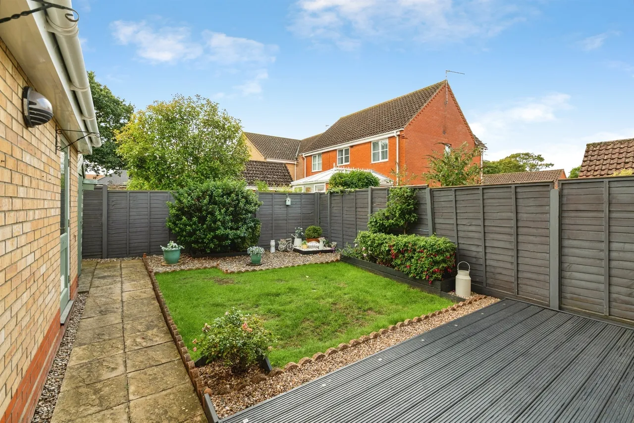 Seafields Drive, Hopton, NR31, photo 16