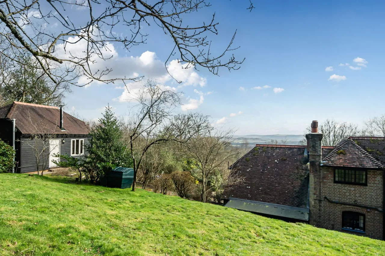 Blackdown, Haslemere, GU27, photo 3