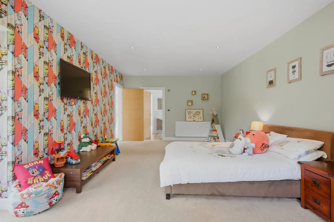 Sunningdale Avenue, Newton Mearns, photo 17