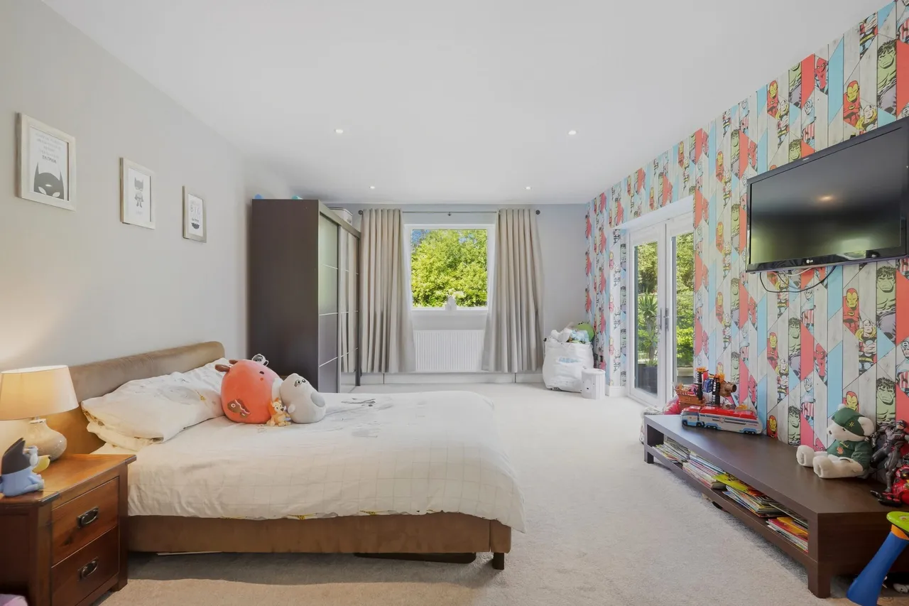 Sunningdale Avenue, Newton Mearns, photo 16
