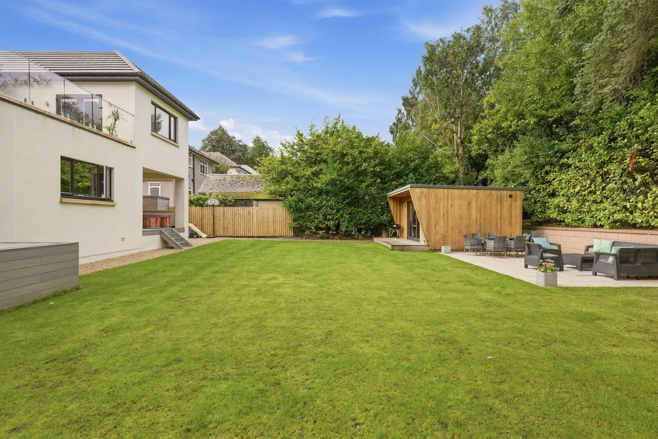 Sunningdale Avenue, Newton Mearns, photo 35