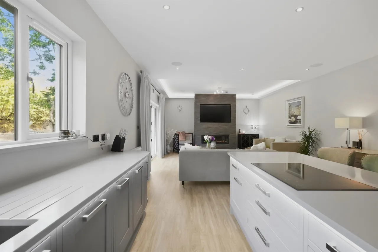 Sunningdale Avenue, Newton Mearns, photo 8