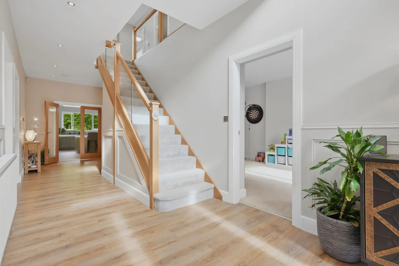 Sunningdale Avenue, Newton Mearns, photo 10