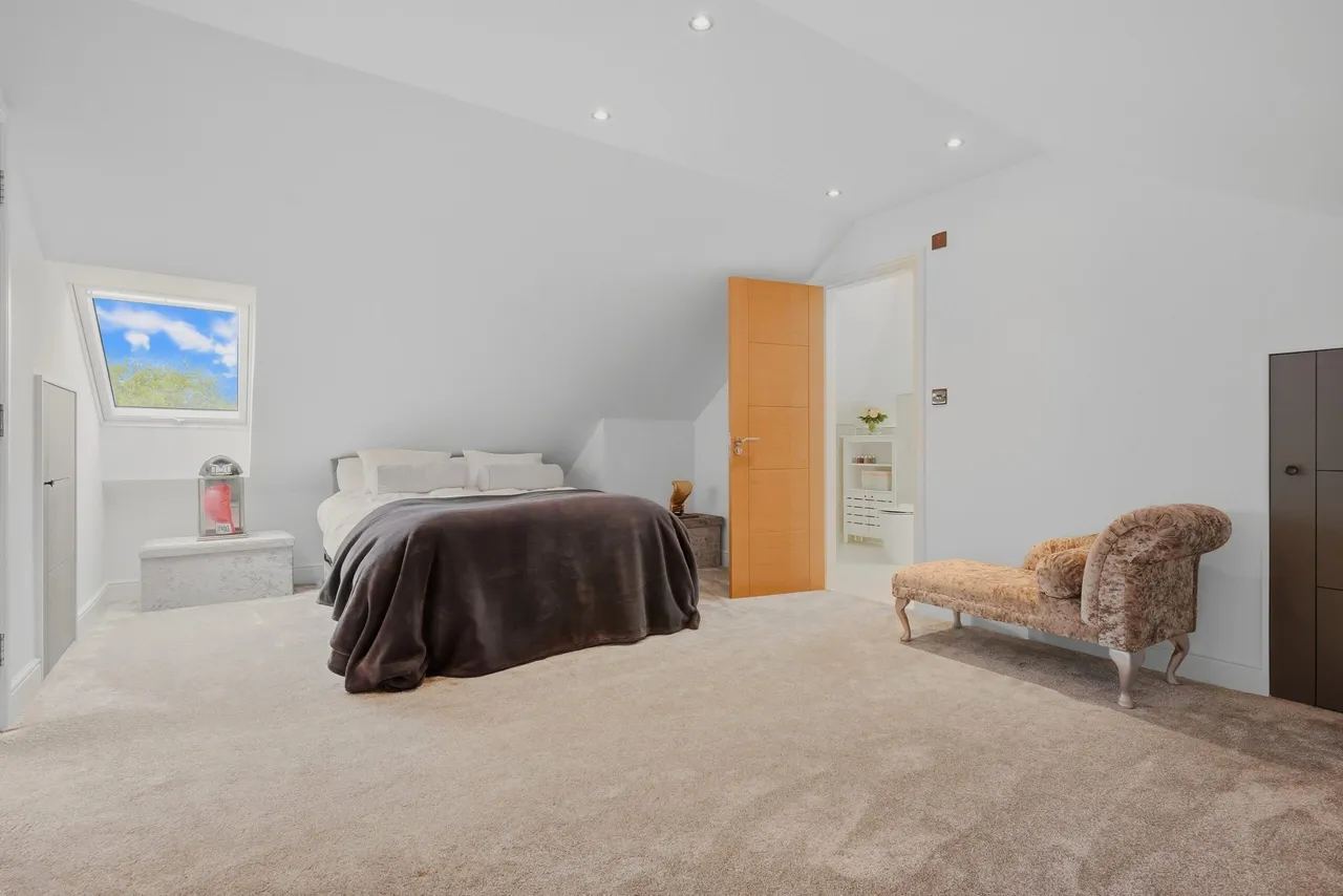 Sunningdale Avenue, Newton Mearns, photo 20