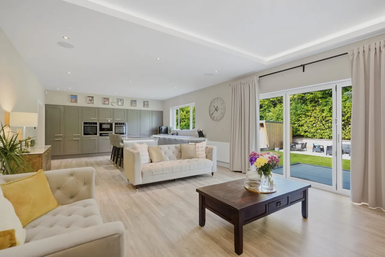 Sunningdale Avenue, Newton Mearns, photo 4