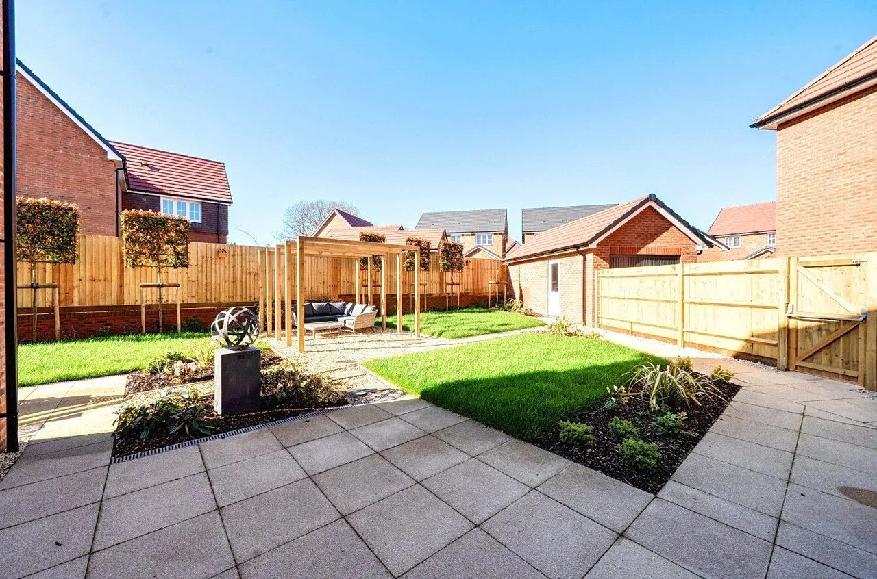 Millet Road, Finchwood Park, Wokingham, Berkshire, RG40 4BH, photo 6