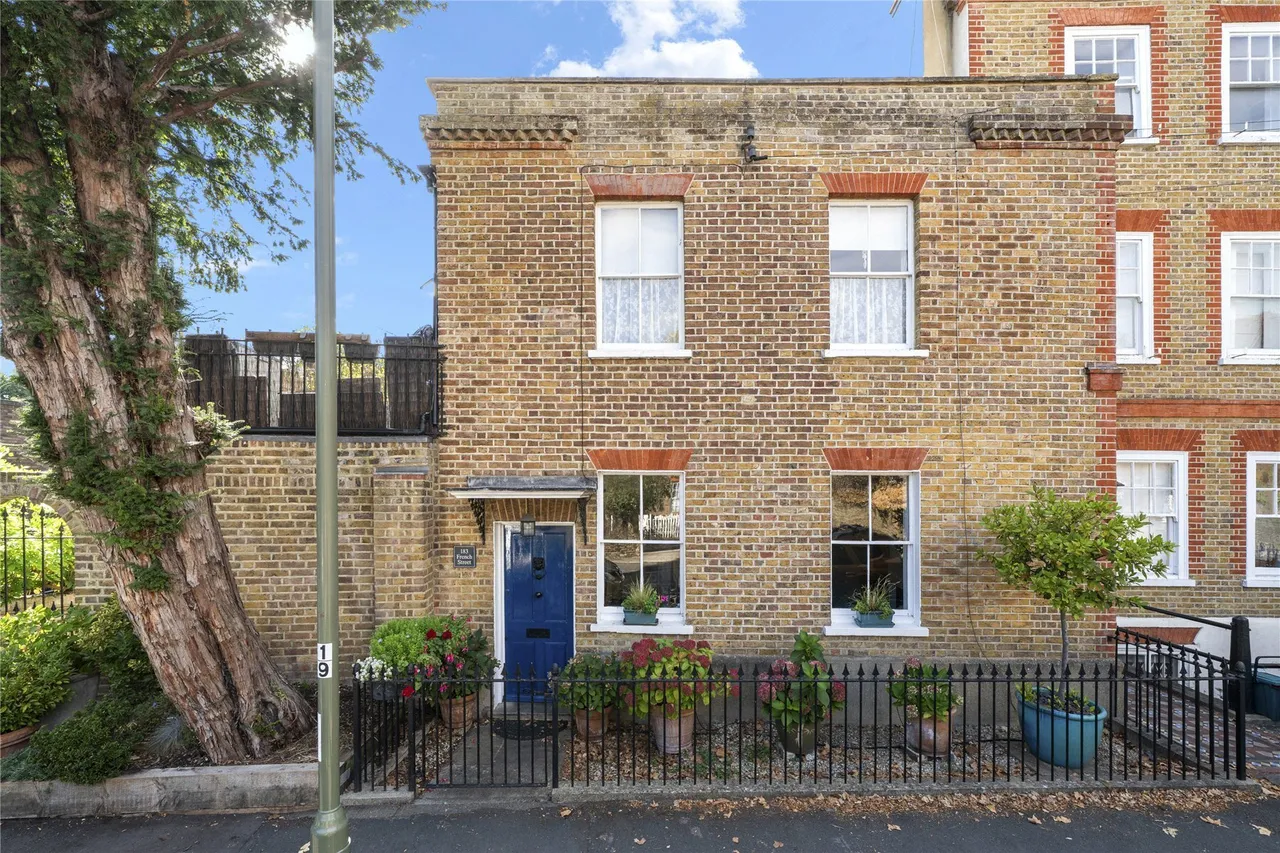 2 bed house for sale, French Street, Sunbury-on-Thames, TW16