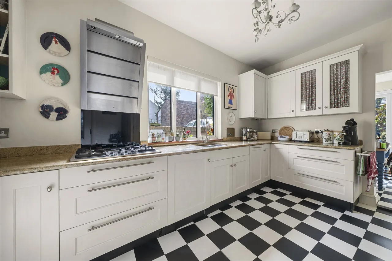 French Street, Sunbury-on-Thames, TW16, photo 6
