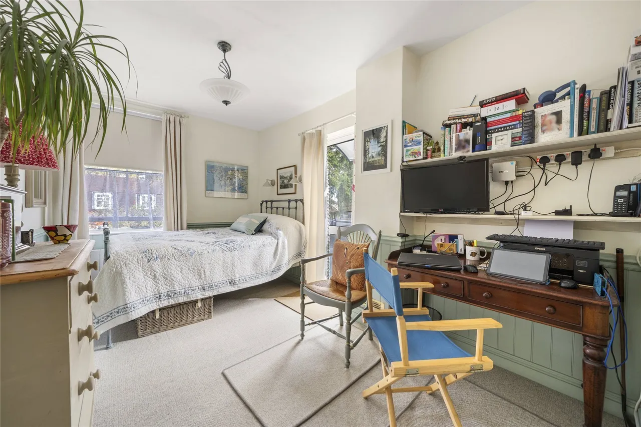 French Street, Sunbury-on-Thames, TW16, photo 11