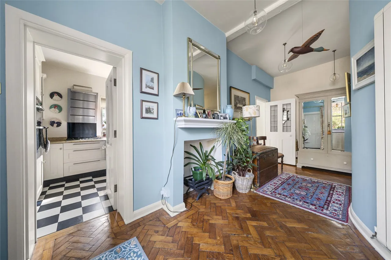 French Street, Sunbury-on-Thames, TW16, photo 4