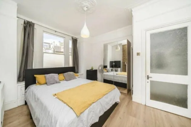 Silver Crescent, London, W4, photo 2