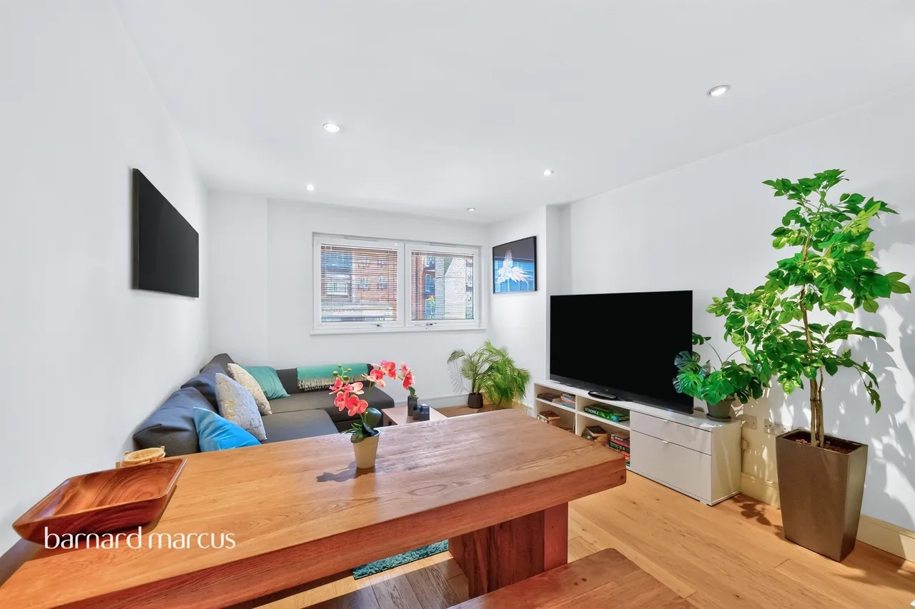 2 bed flat for sale — Skerne Road, Kingston Upon Thames