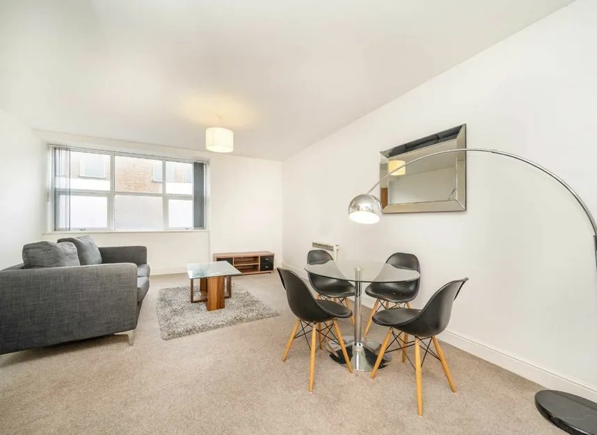 Warple Way, Acton, W3, photo 3