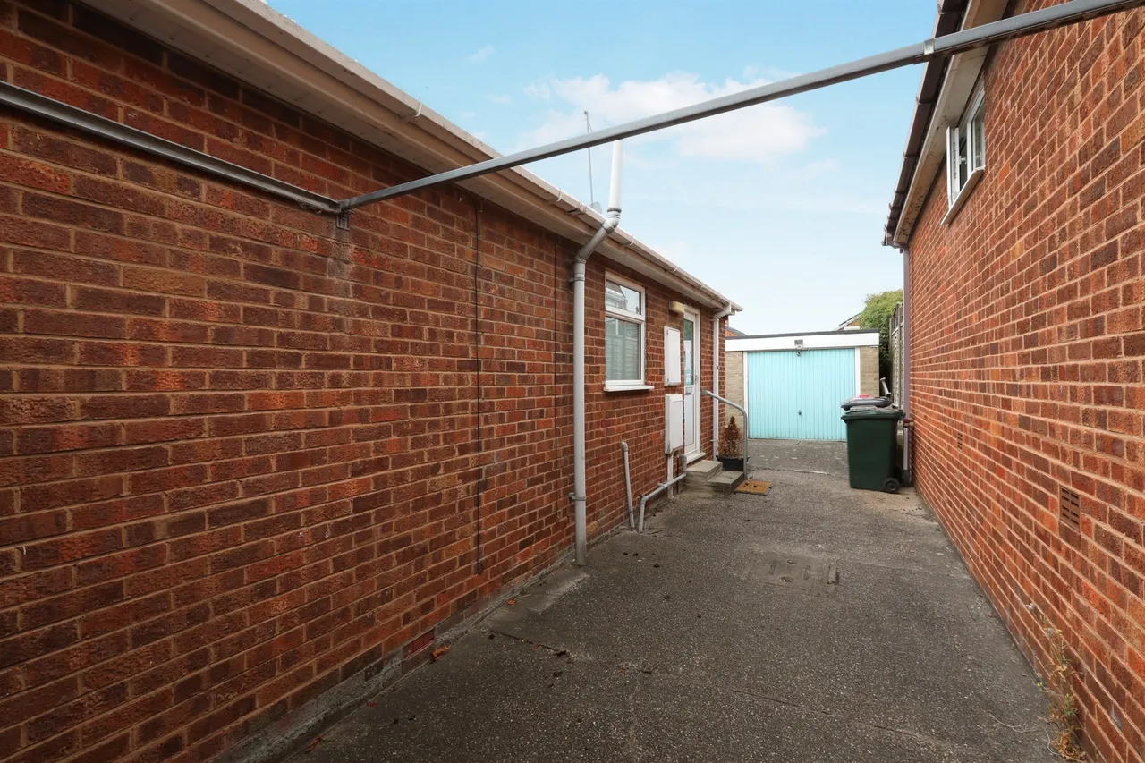 Church Lane, Aston, S26, photo 11