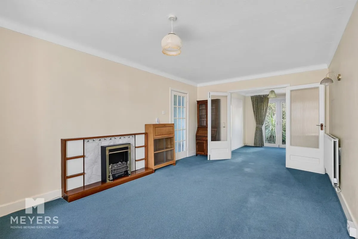 Iford Lane, Bournemouth, BH6, photo 2