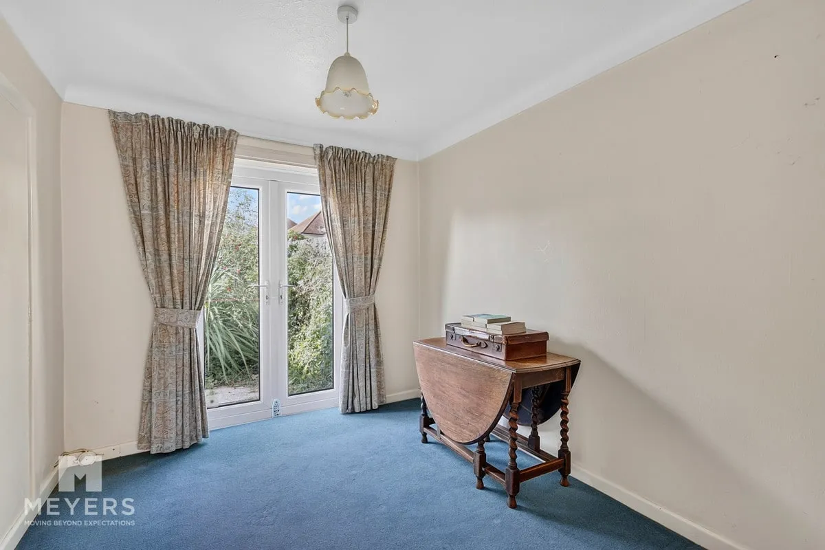Iford Lane, Bournemouth, BH6, photo 9