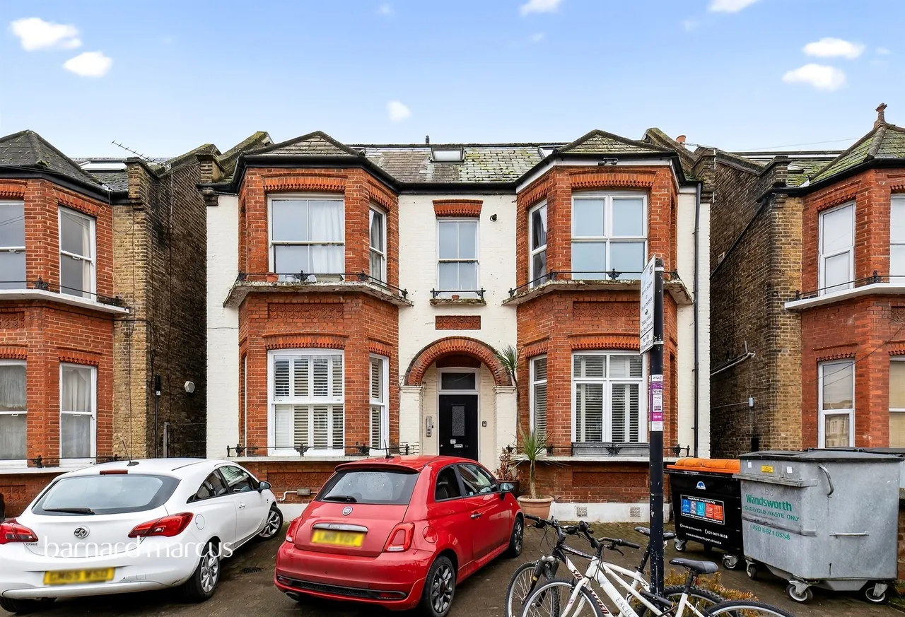 1 bed flat for sale — Longley Road, London