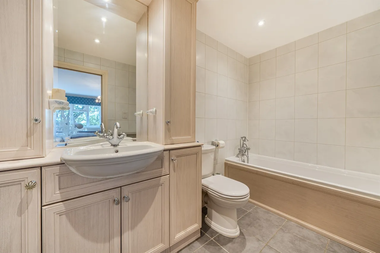 Crescent Road, Enfield, photo 9