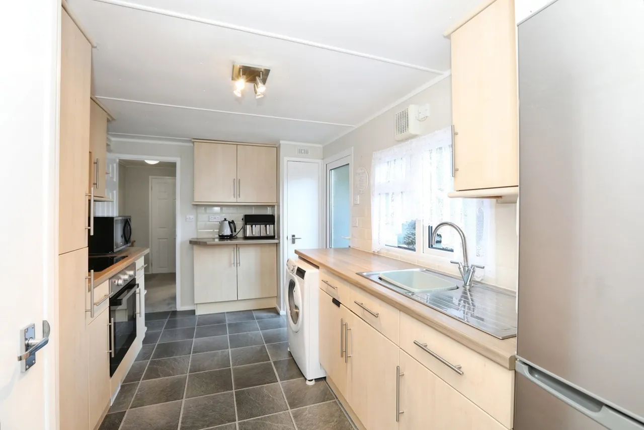 Partridge Place, Turners Hill Park, RH10, photo 5