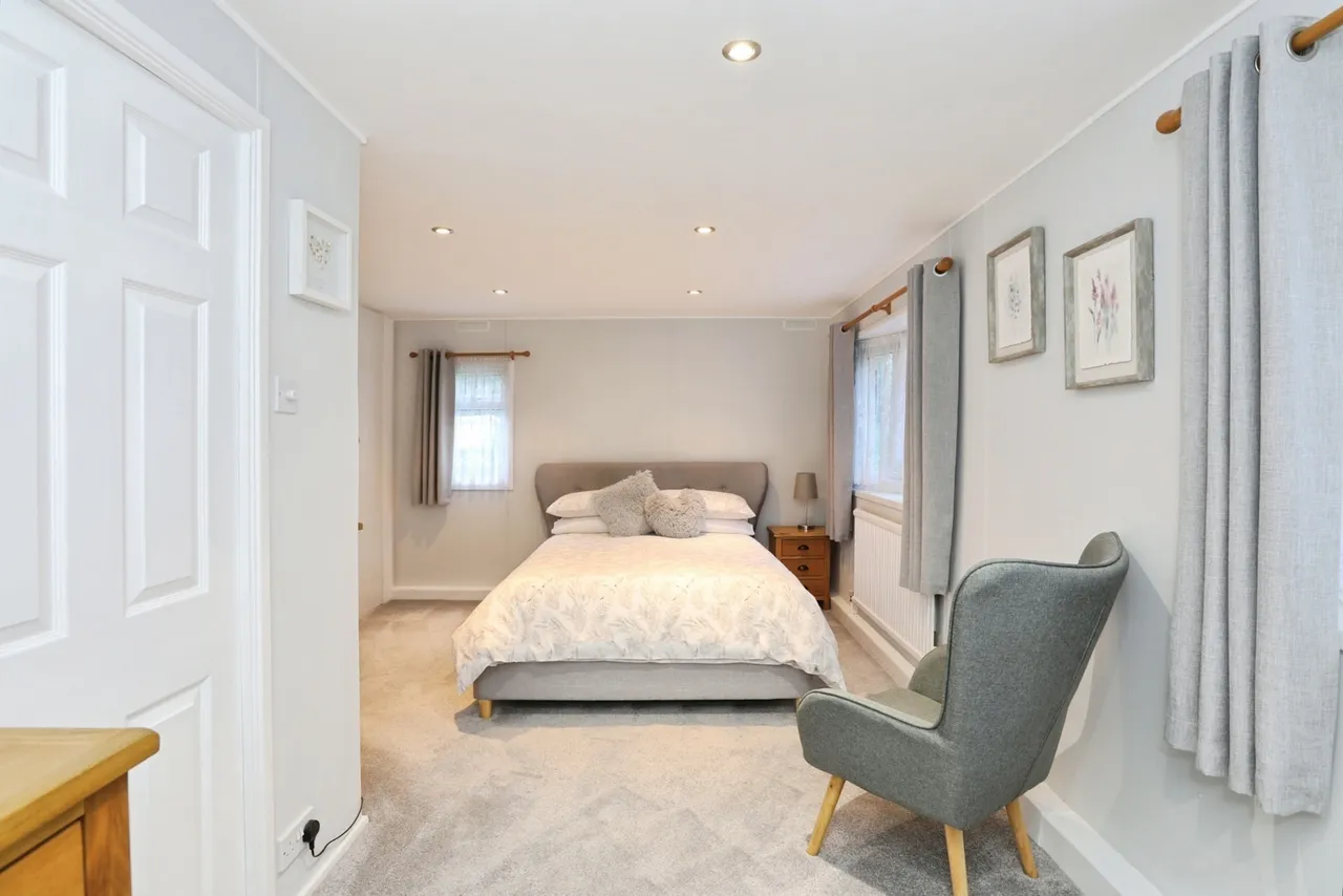 Partridge Place, Turners Hill Park, RH10, photo 11