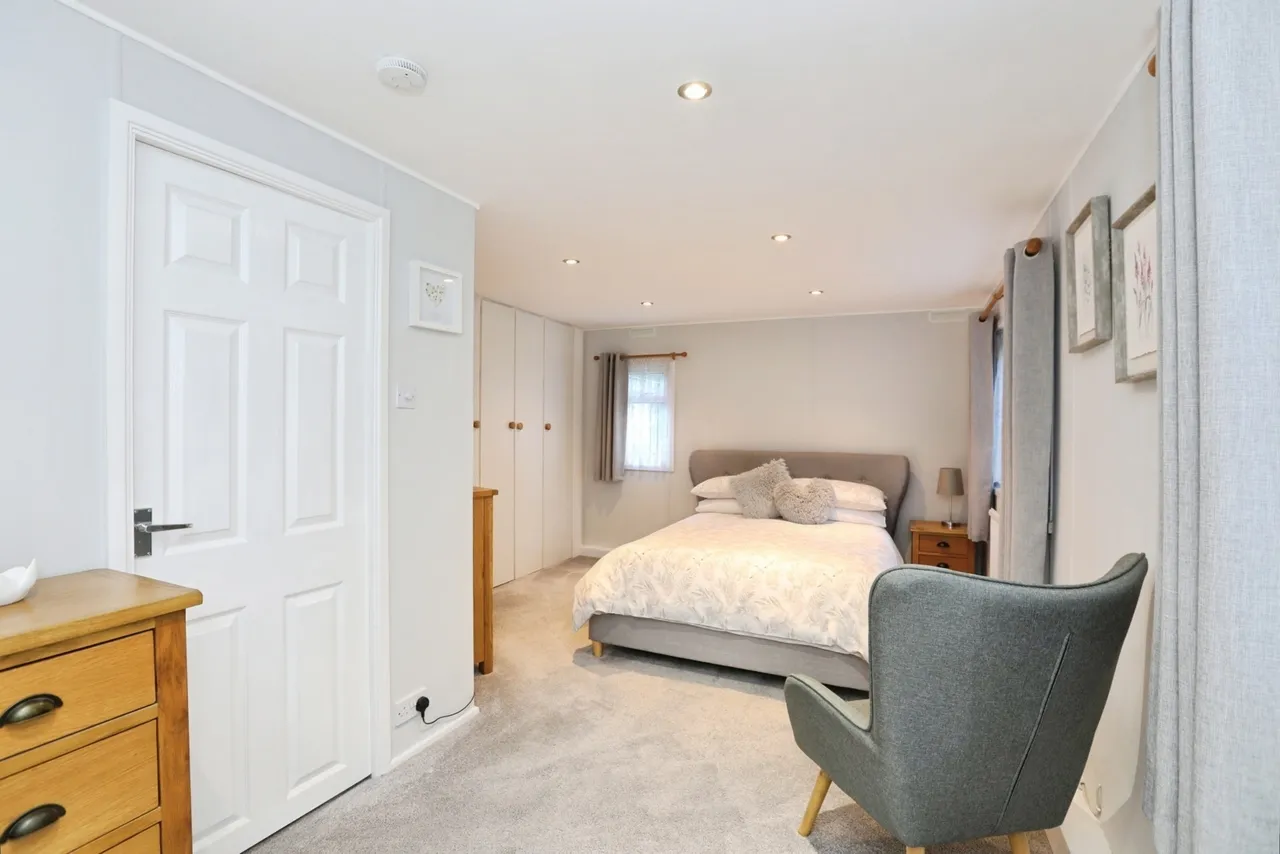 Partridge Place, Turners Hill Park, RH10, photo 4