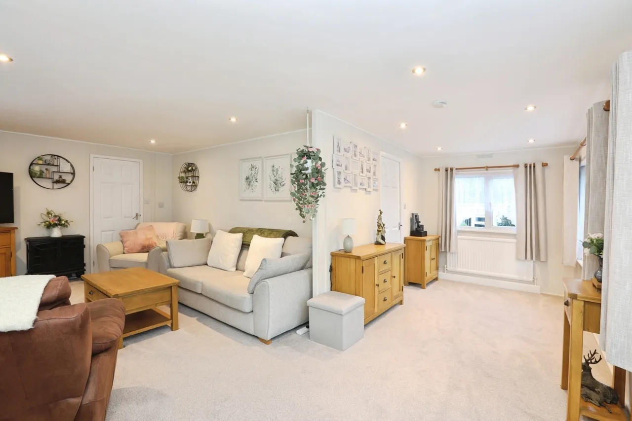 Partridge Place, Turners Hill Park, RH10, photo 6