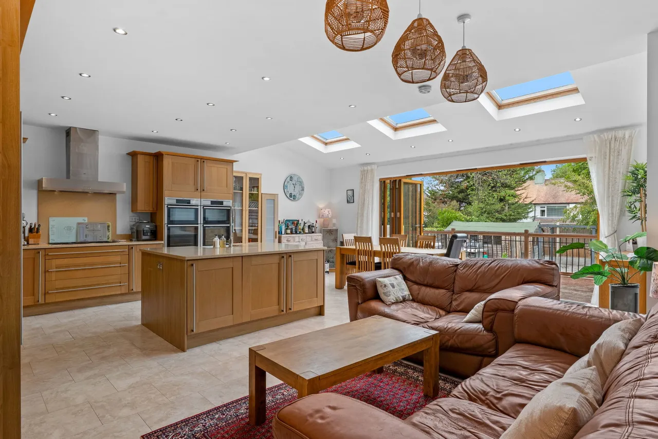 Chestnut Avenue, Epsom, KT19 0SZ, photo 3