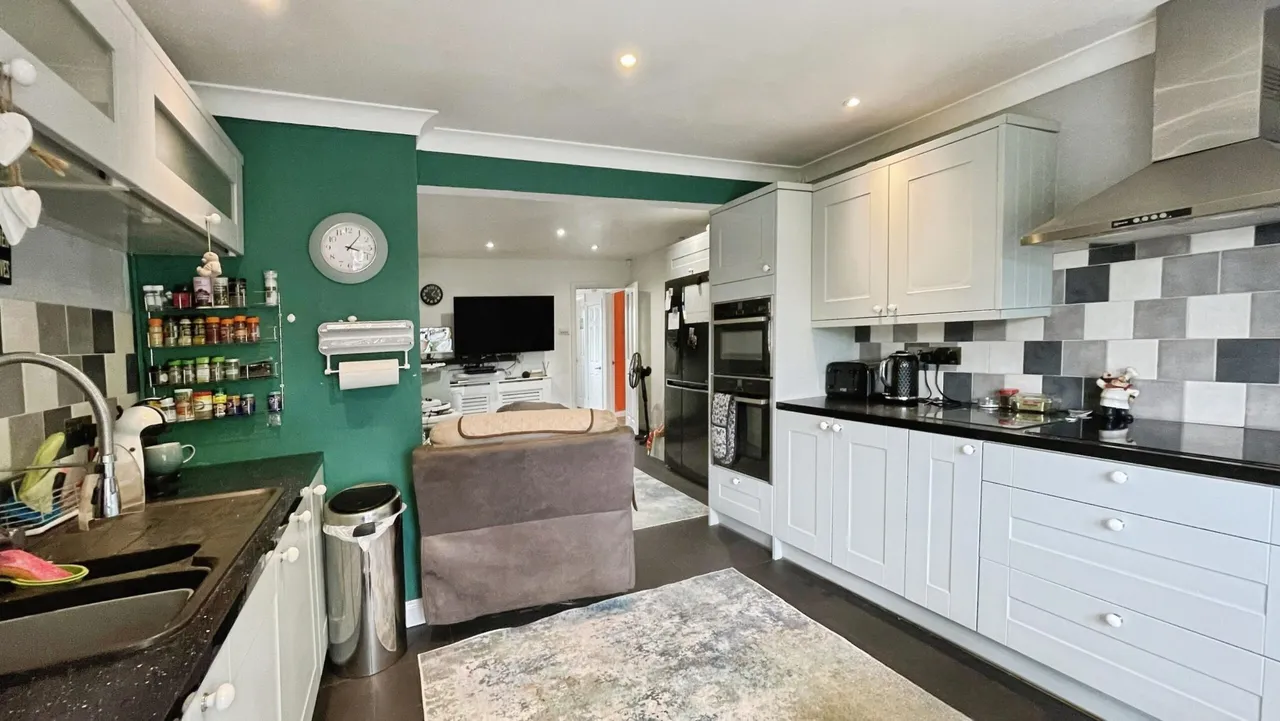 Abbott Close, Basingstoke, Basingstoke, RG22 6LA, photo 6