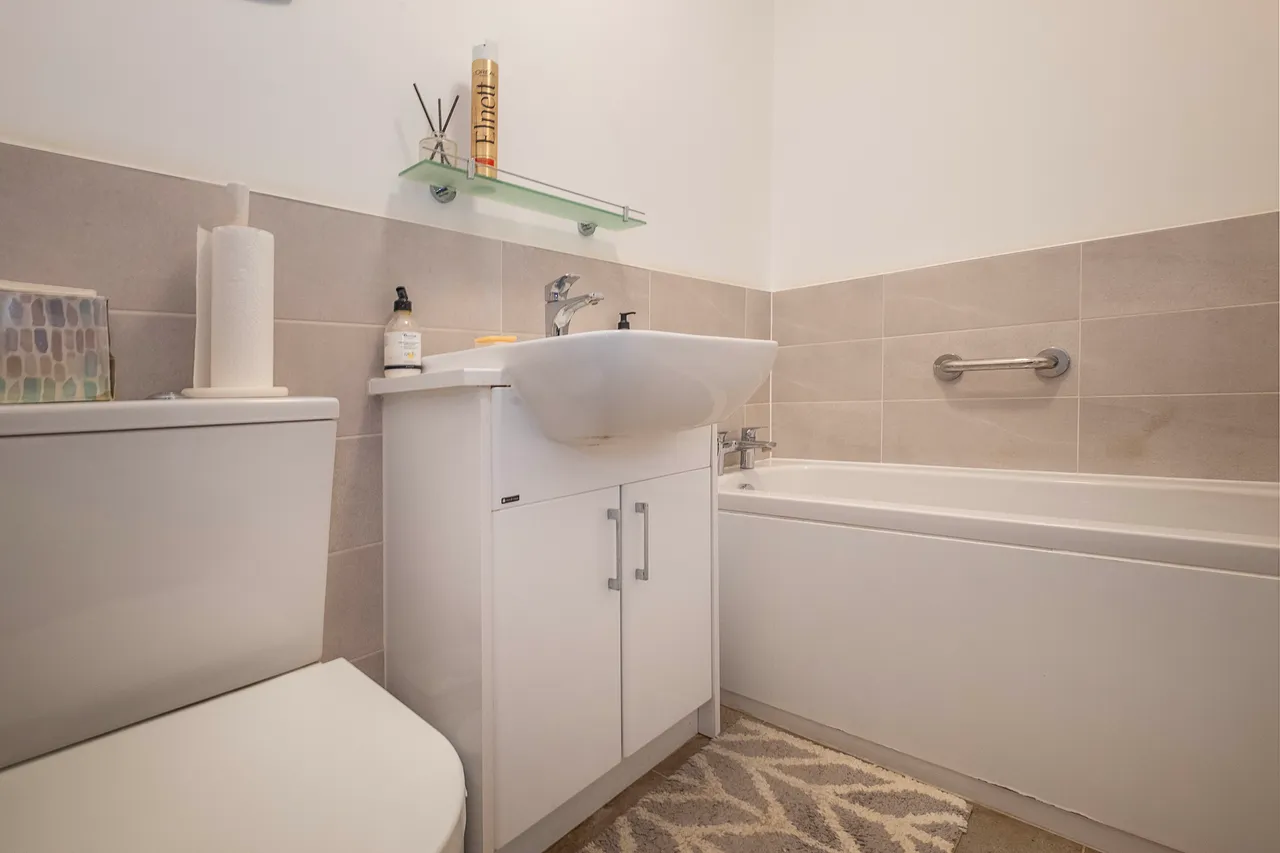 Pine Grove, London, SW19, photo 19