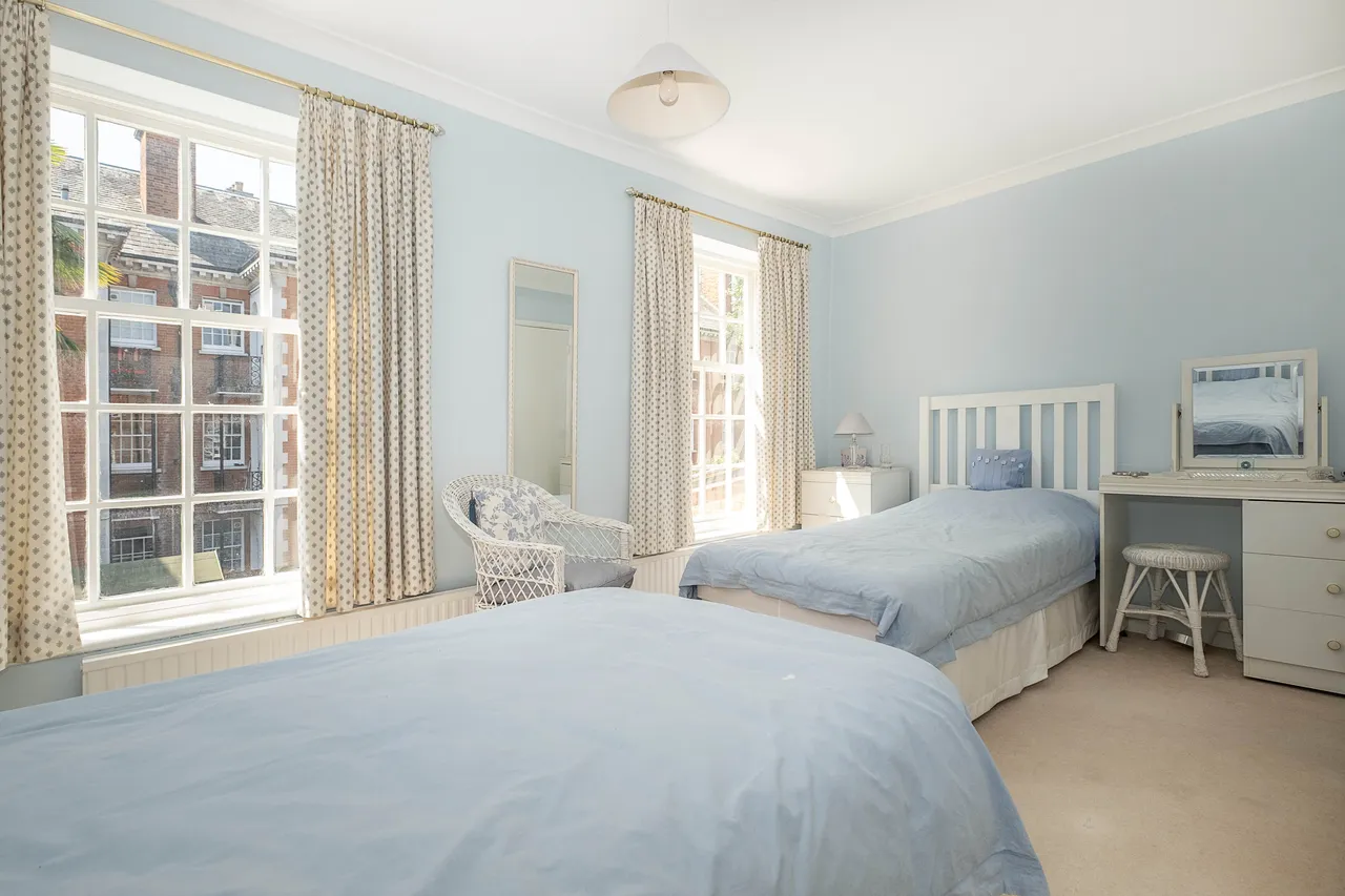 Pine Grove, London, SW19, photo 11