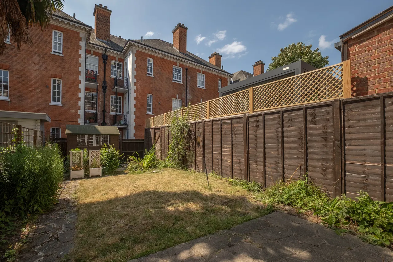 Pine Grove, London, SW19, photo 14