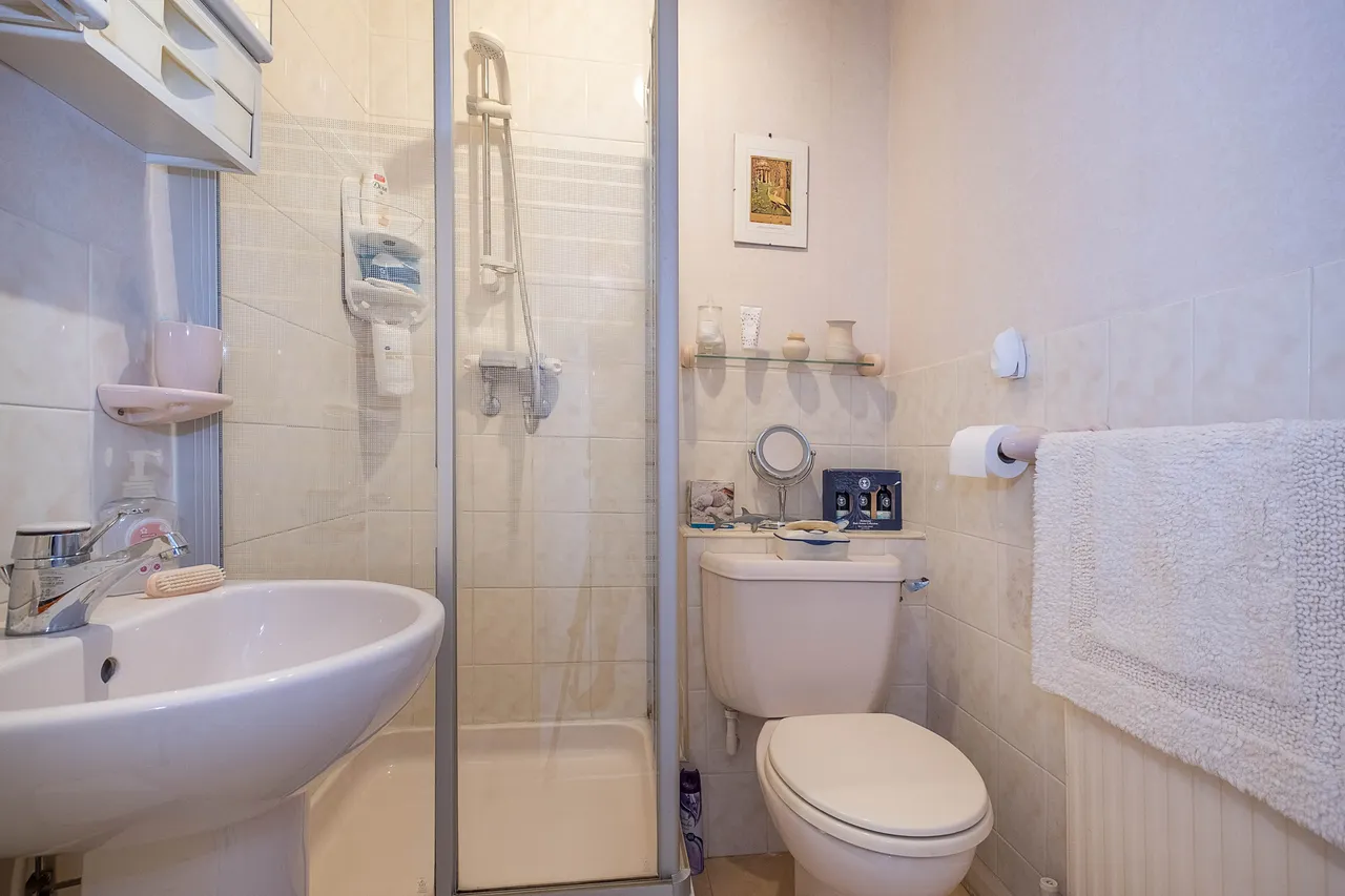 Pine Grove, London, SW19, photo 15