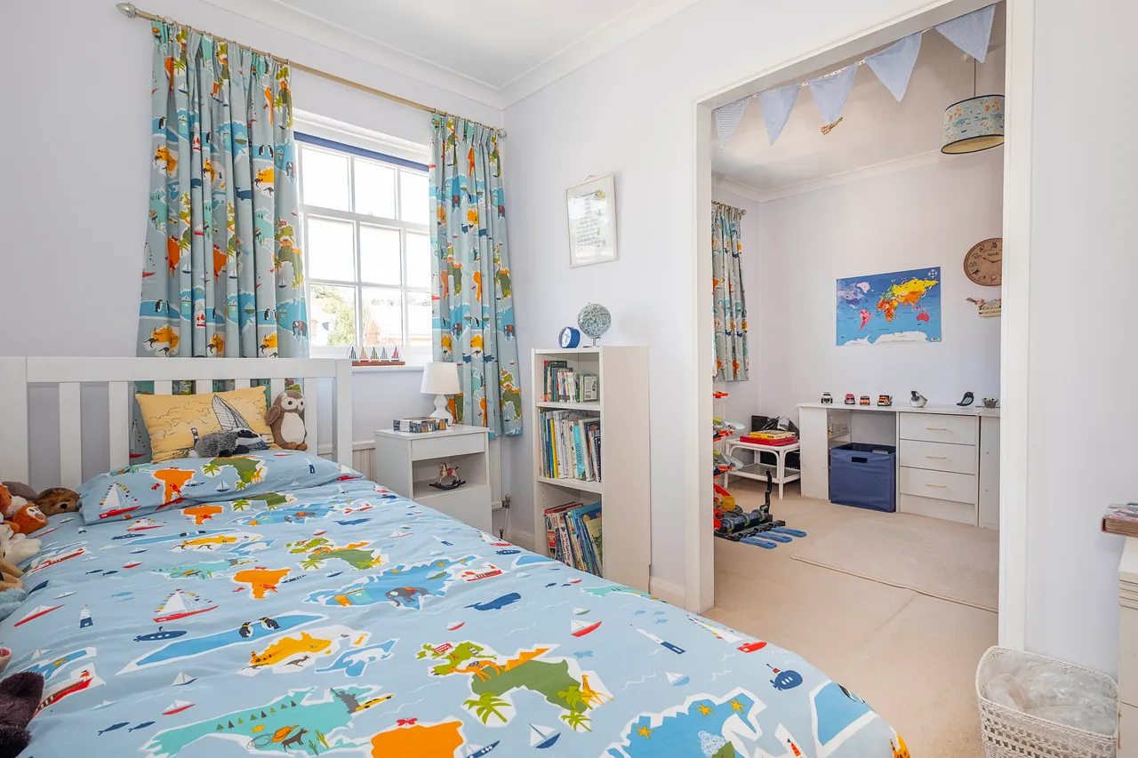 Pine Grove, London, SW19, photo 23