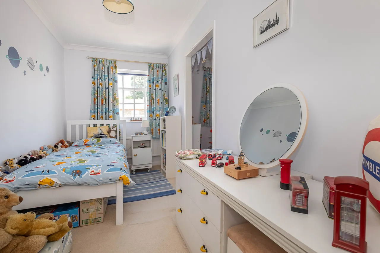 Pine Grove, London, SW19, photo 13