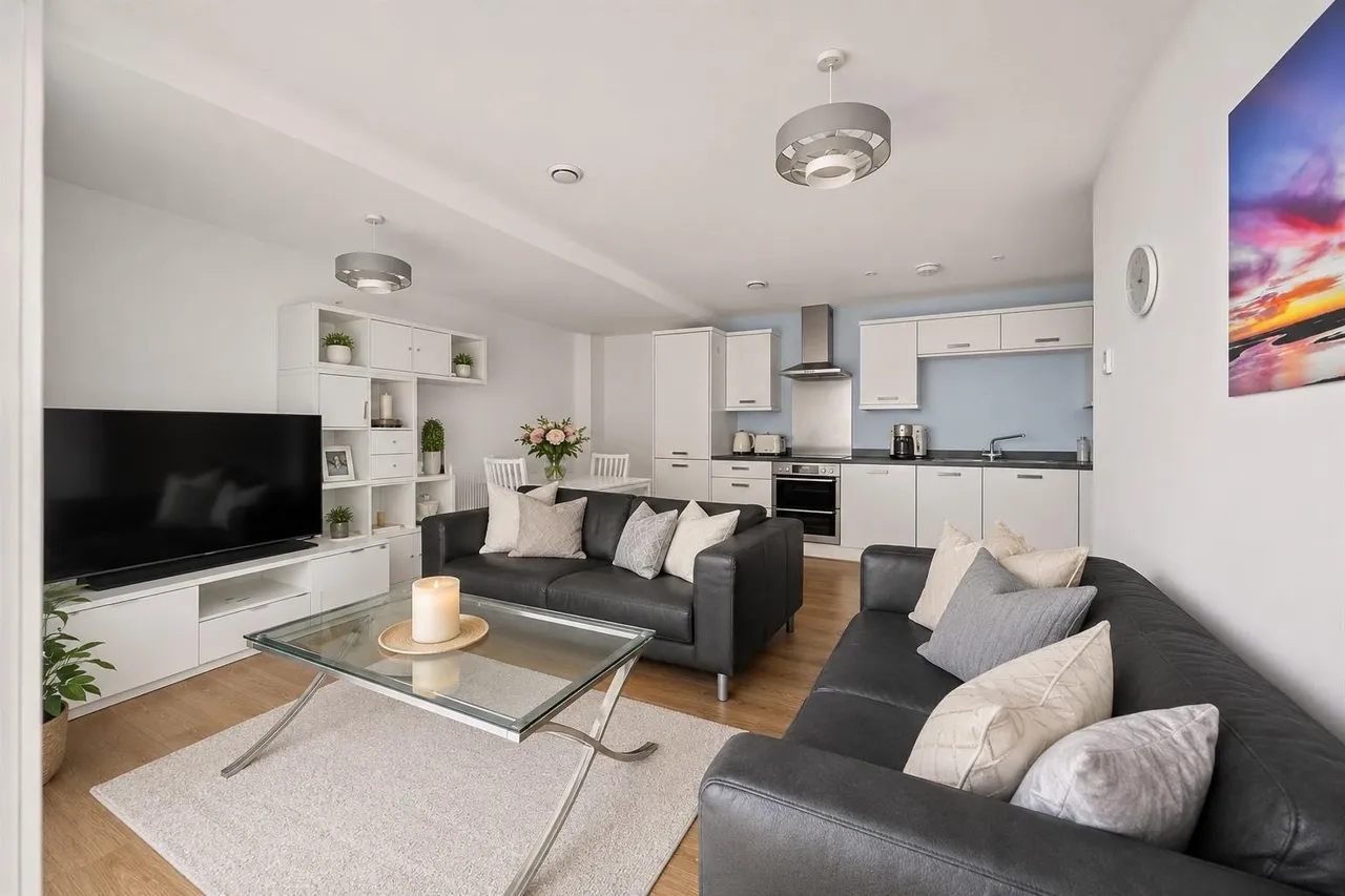 2 bed flat for sale — Banister Road, London W10 4AG