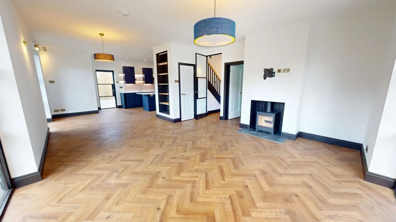 Mead Road, Cheltenham, photo 8