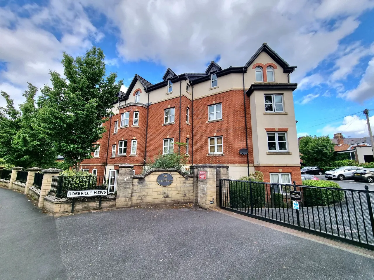 2 bed flat for sale, The Courtyard, Sale