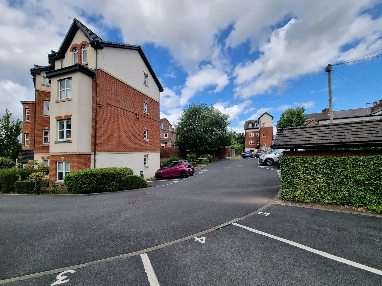 The Courtyard, Sale, photo 4