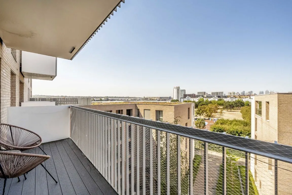 Booth Road, Silvertown, photo 3